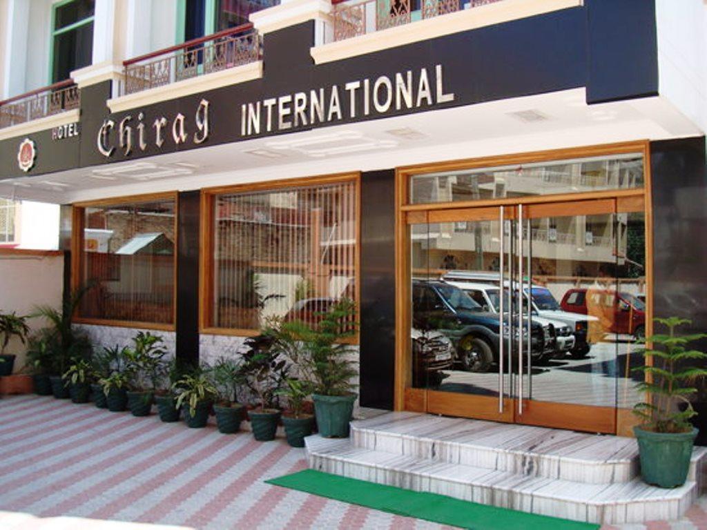 Hotel Chirag International Катра Экстерьер фото